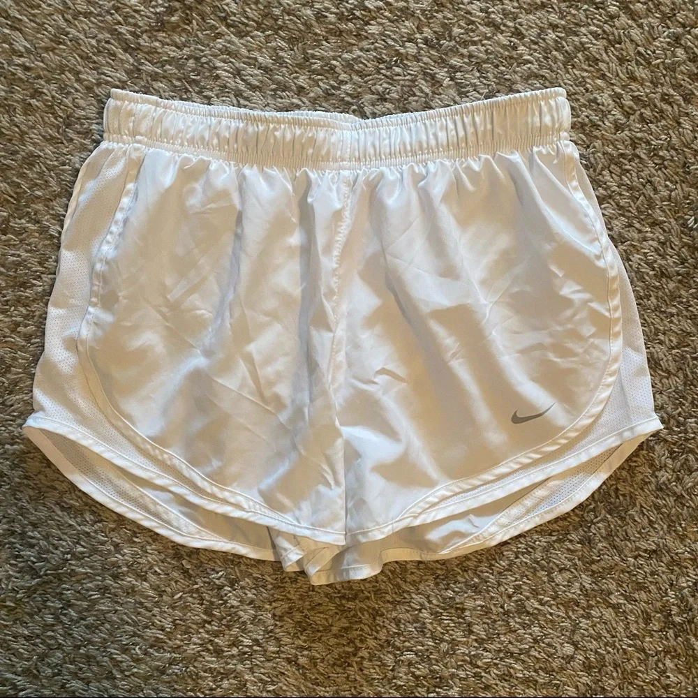 nike running shorts - Picture 1 of 3